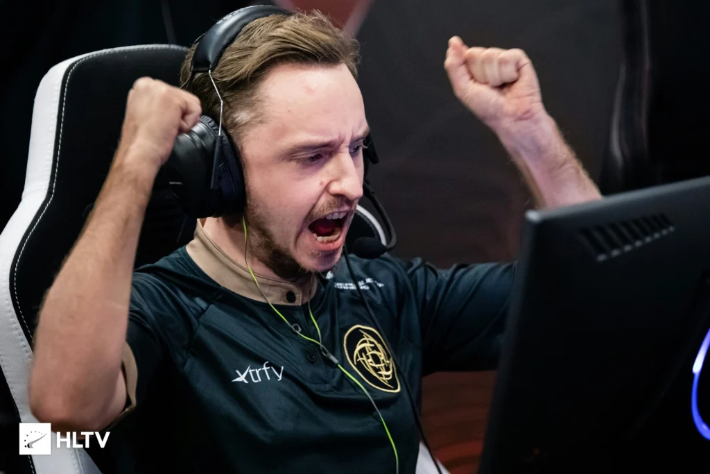 Christopher GeT_RiGhT Alesund